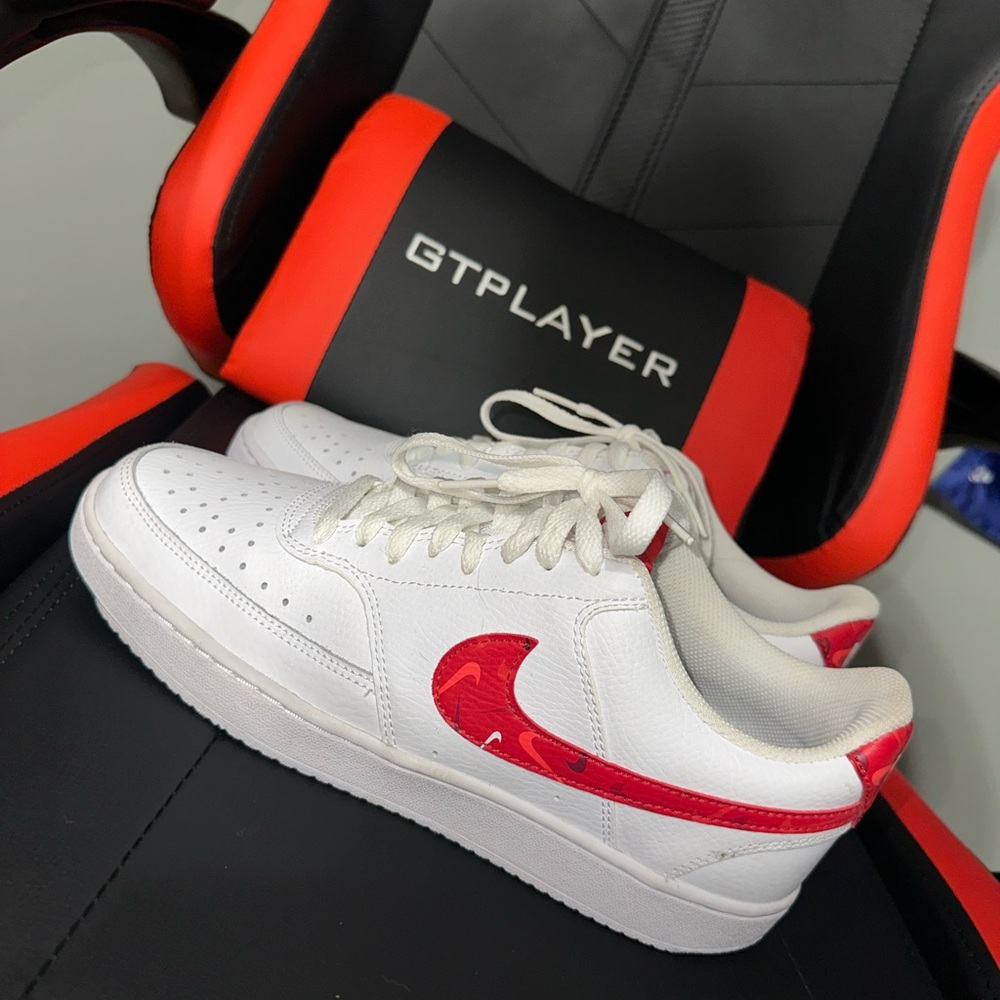 Nike White and Red Sneakers